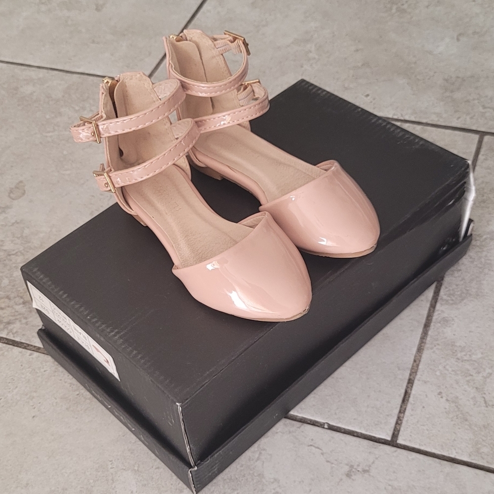 Tahari girls shoes